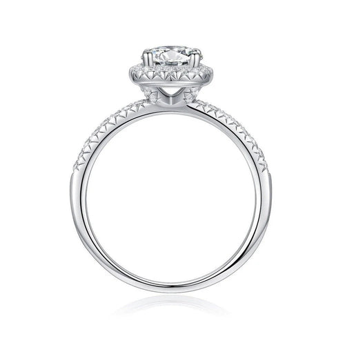 Sparkling Round Cut Engagement Ring