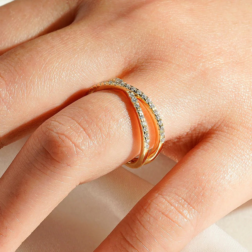 Twisted Design Moissanite Band