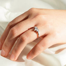Load image into Gallery viewer, Elegant Crown Design Moissanite Ring