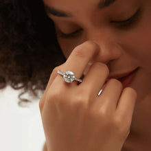 Load image into Gallery viewer, Close-up of Four Claw Moissanite Setting