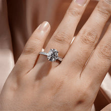 Load image into Gallery viewer, Close-Up of Oval Moissanite Center Stone
