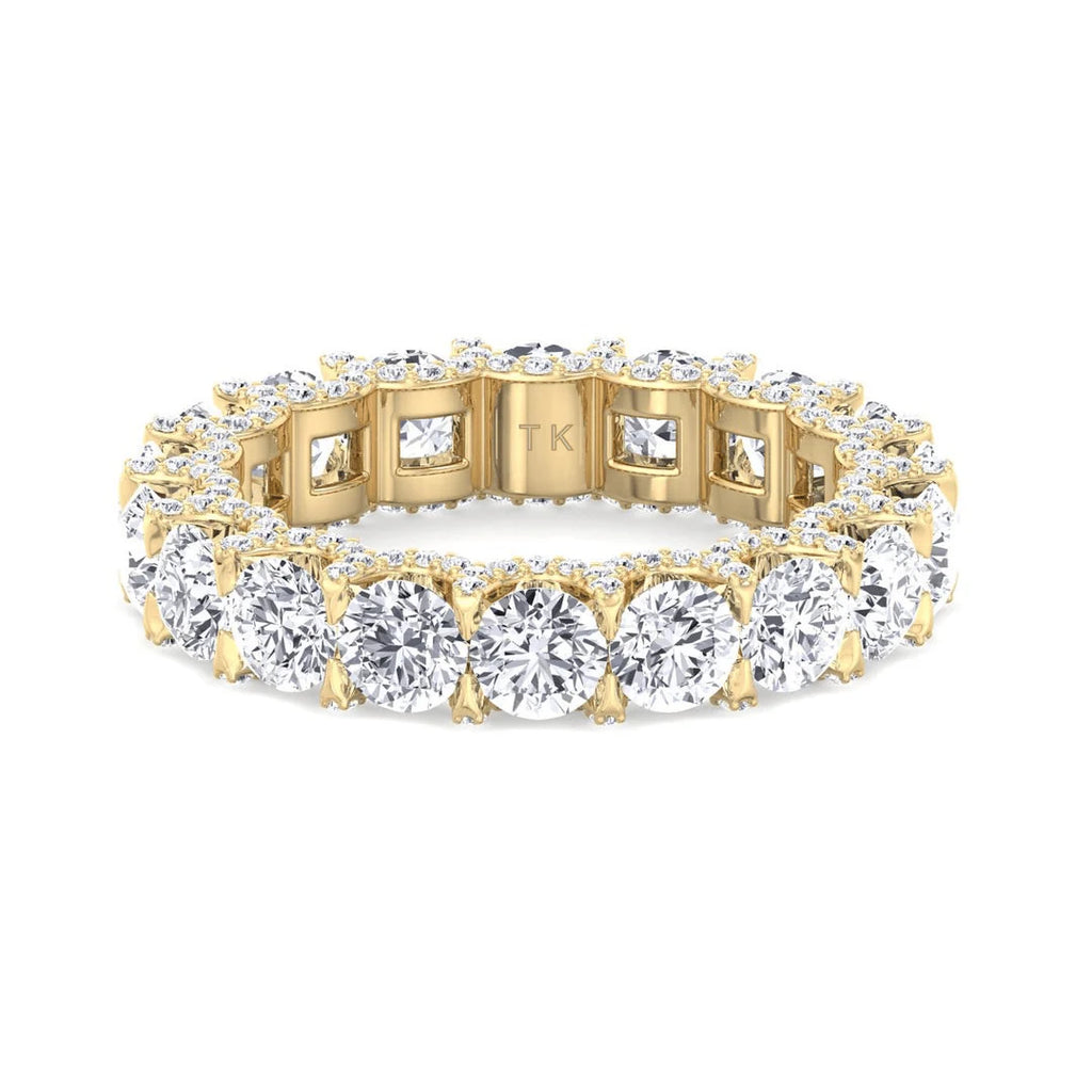 Sparkling Moissanite Wedding Ring in Gold