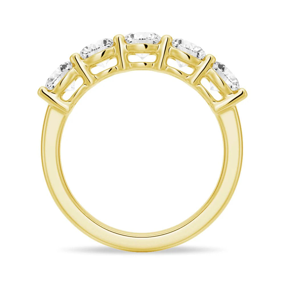 Minimalist Shared Prong Moissanite Wedding Band – Elegant & Timeless Design