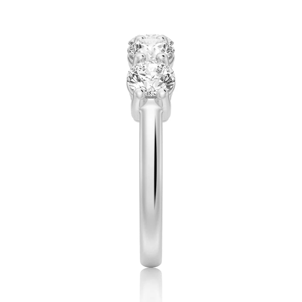 Minimalist Shared Prong Moissanite Wedding Band – Elegant & Timeless Design