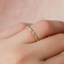 Load image into Gallery viewer, Twist Design Moissanite Eternity Band