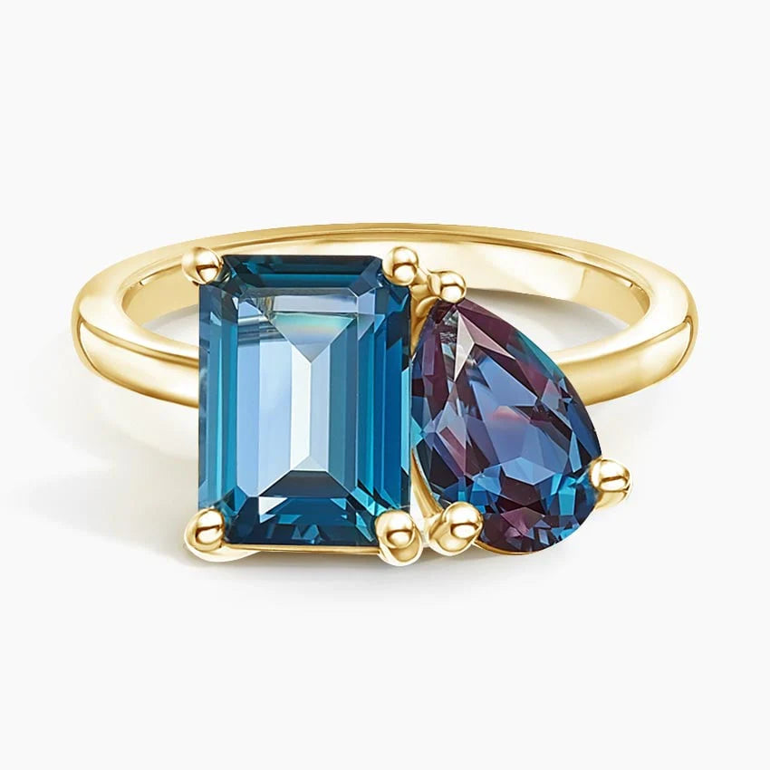 Toi et Moi Style Pear and Emerald Ring