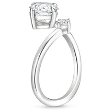 Load image into Gallery viewer, Elegant Moissanite Ring in Gold and Silver