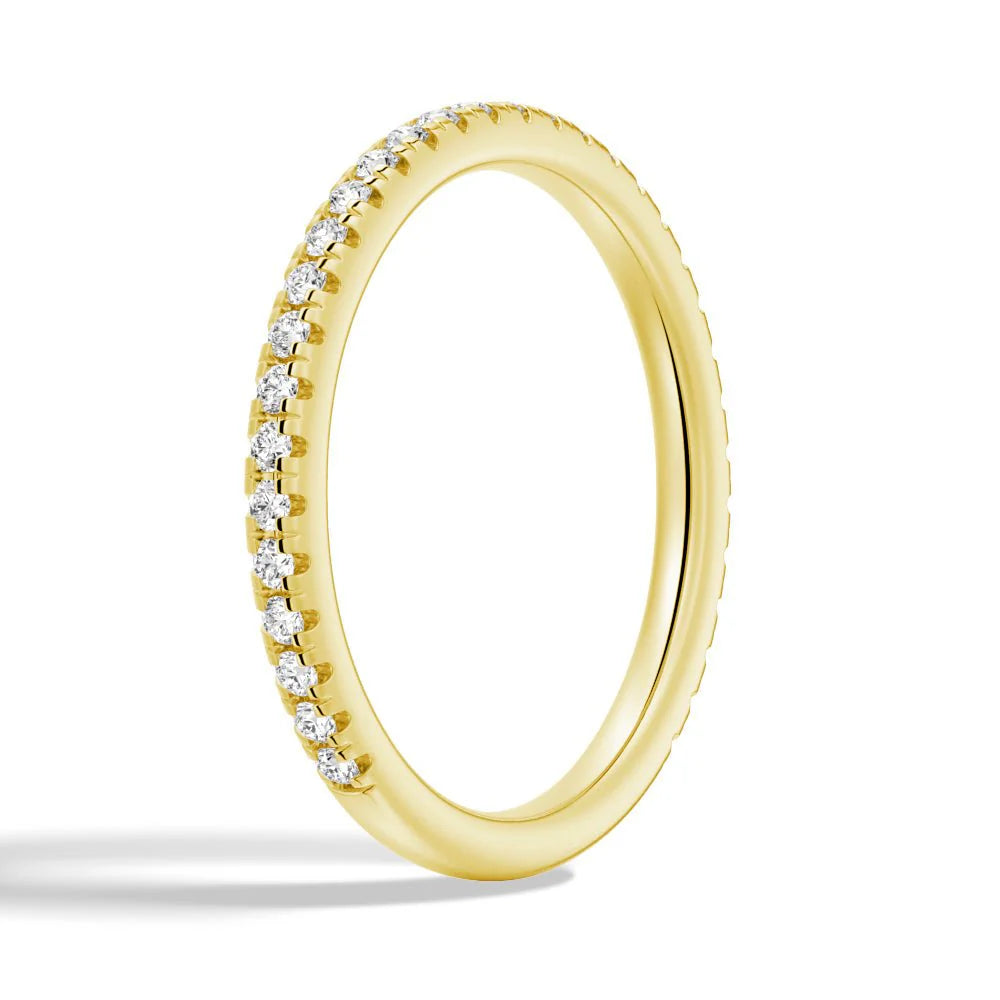 Dazzling Round Cut Moissanite Ring