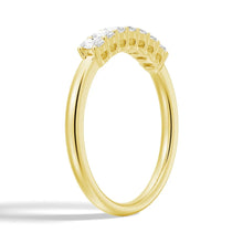 Load image into Gallery viewer, Classic Shared Prong Moissanite Ring